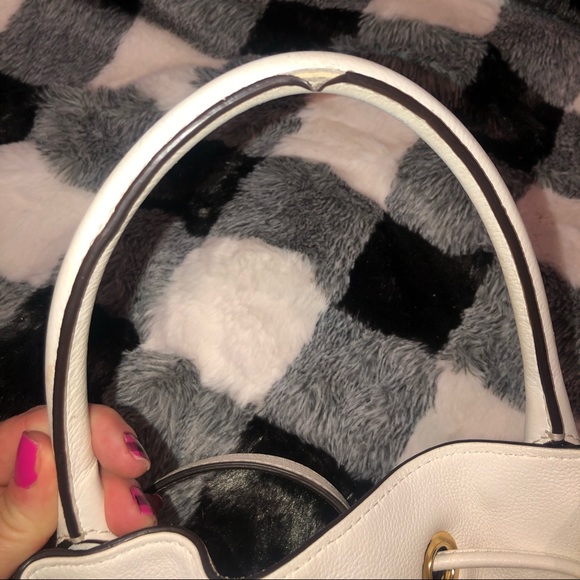 Michael Kors Hobo Purse in EUC. - Picture 9 of 13